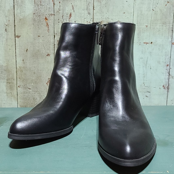 Circus/Sam Edelman Black studded ankle boots - Picture 1 of 9